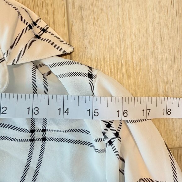 π€ Fortune + Ivy White & Black Windowpane Plaid Blouse β Size M π€ - Picture 10 of 12